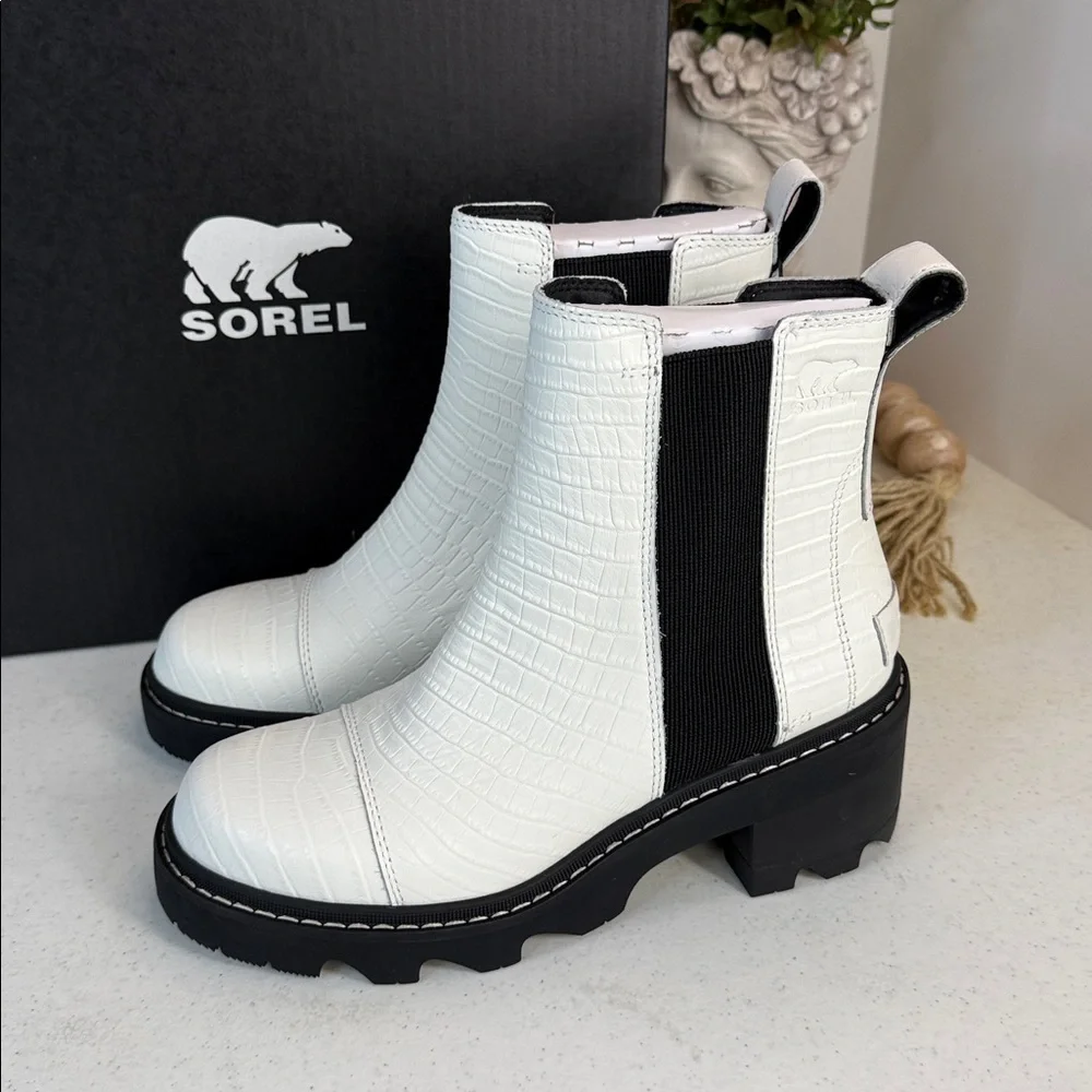 Sorel Joan Now Boots Womens 8 Sea/Salt Leather Waterproof Chelsea
